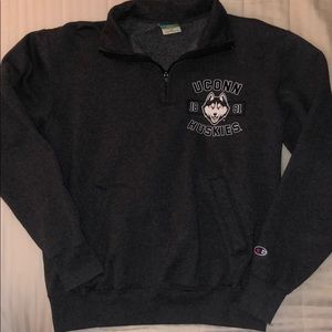 Champion Quarter Zip UCONN Huskies sweatshirt